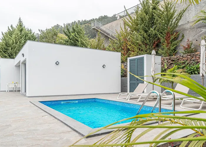 Bali Villa Arco da Calheta