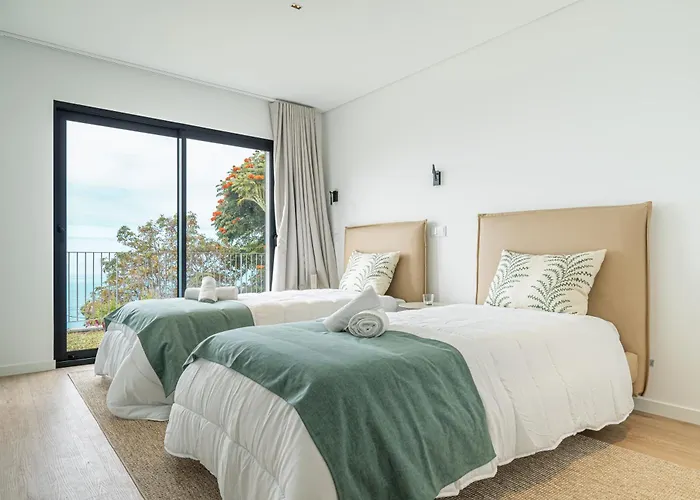 Bali Villa Arco da Calheta